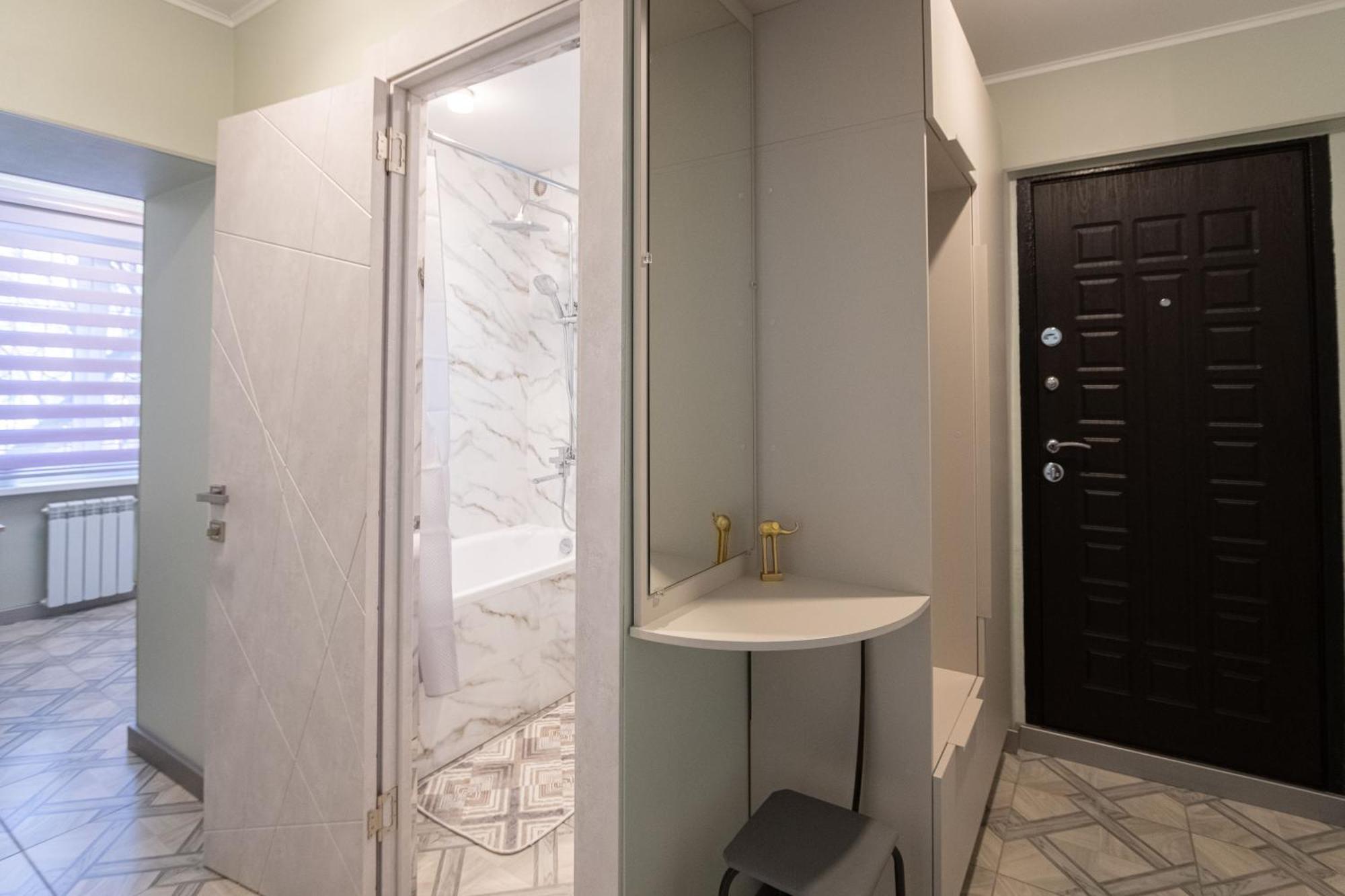 Cosy Nadezhda On The Jibek Joly Street Apartment